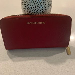 Michael Kors Oversized wallet
